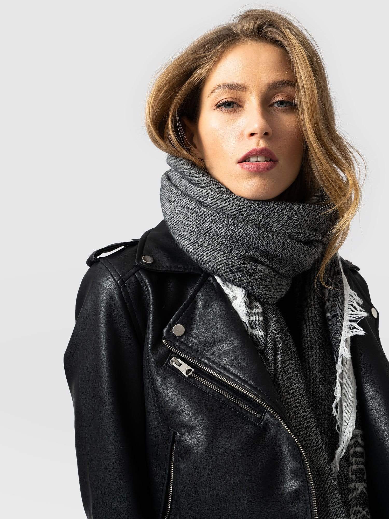 Rock and Roll Scarf Black - Women's Scarves | Saint + Sofia® USA
